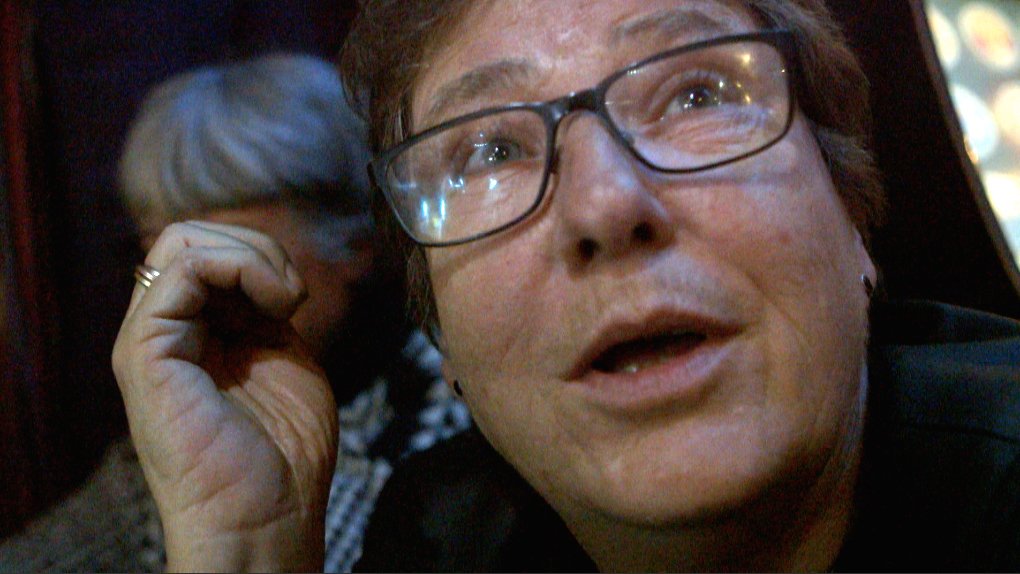 Video-still (Syss and Kersti) from The Discourse of the Drinkers by Annika Larsson (2017).